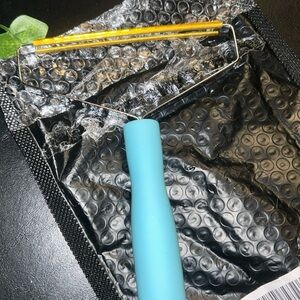 Blue Lint Remover with Yellow Blade